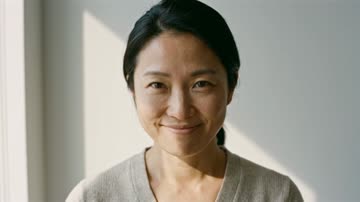2.8 秒：微笑